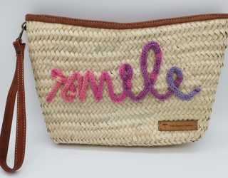 Créations personnalisées en tricotin pochette zippée smile